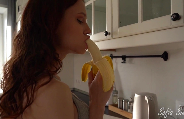 Early morning naked girl with big tits gives a hot amateur blowjob in the kitchen