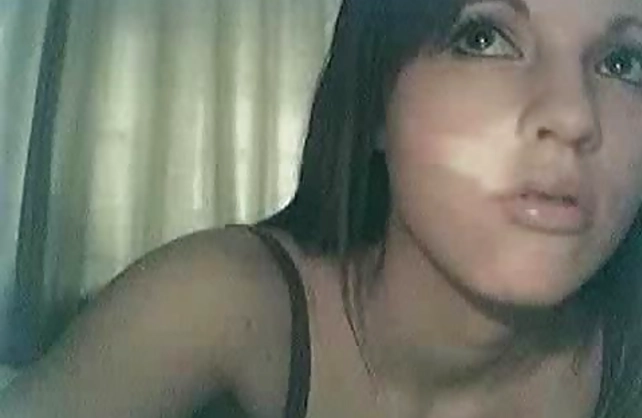 Hot naked babe fucks her ass on the camera