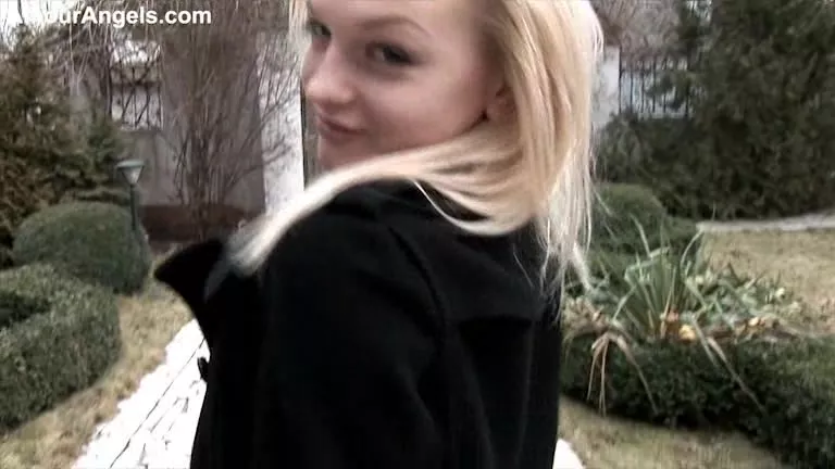 Stunning Blonde Nubile with Flawless Shape Gets Dicked in Mouth