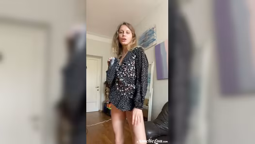 Dazzling babe lifts skirt naked flaunting her body