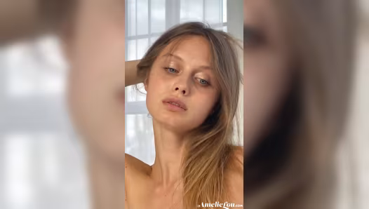 Top model gets naked and shows off her flawless smooth skin