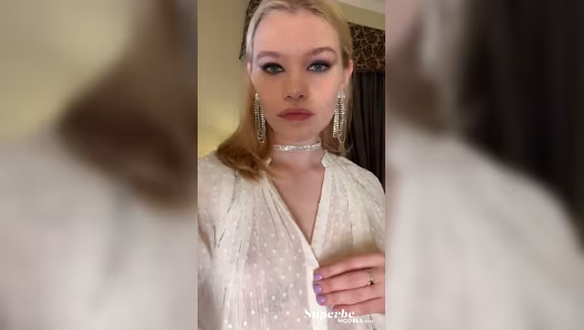 Anna Lisa gets naked showing sweet boobs for camera without shyness