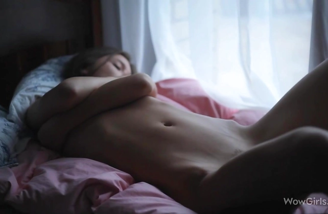 Skinny amateur enjoys home alone solo romance in sensual scenes