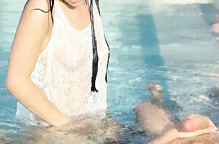 Brunette naked slut love getting her asshole and pussy filled in the pool