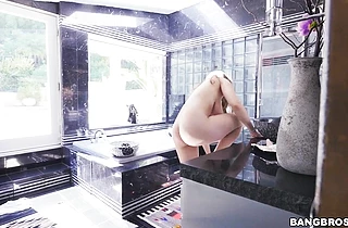Nude scenes of shower masturbation with a teen beauty who loves getting filmed