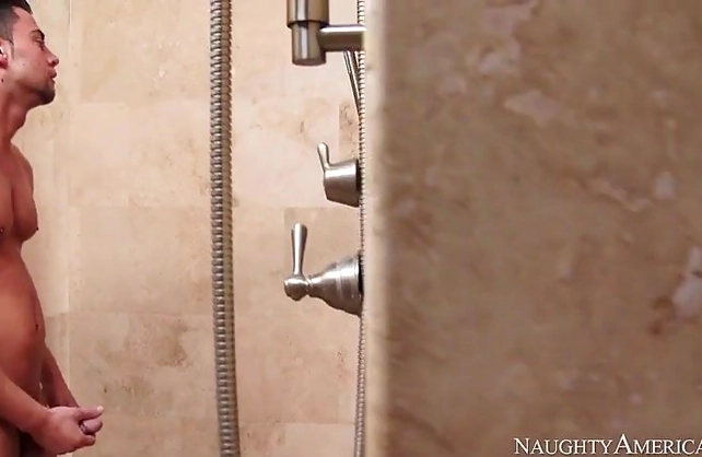 Cum-thirsty vixen deepthroats her lover's cock in the shower swallows jizz