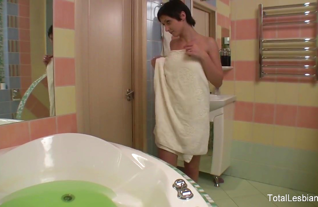 Mature bitches start eating eachother's pussies in the shower and love it
